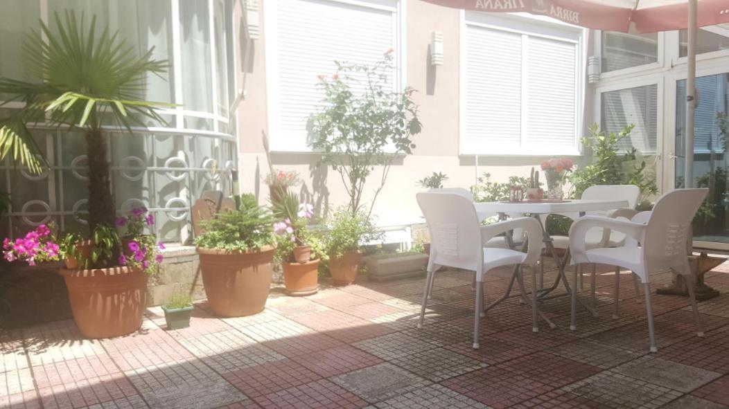 The Blacksmith'S Guesthouse Shkoder Bagian luar foto